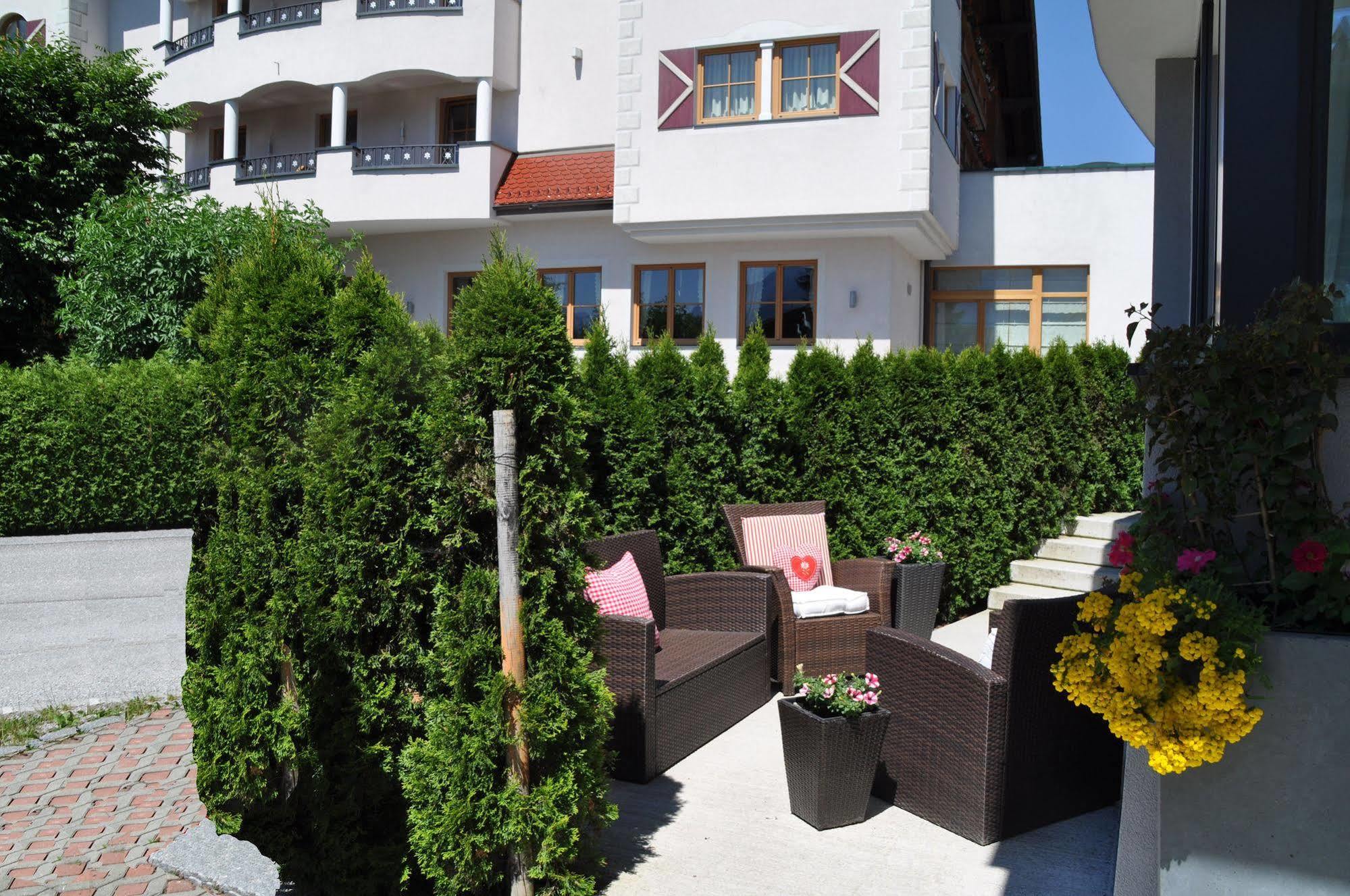Ferienwelt Kesselgrub Hotel In Altenmarkt-Zauchensee Альтенмаркт  Экстерьер фото